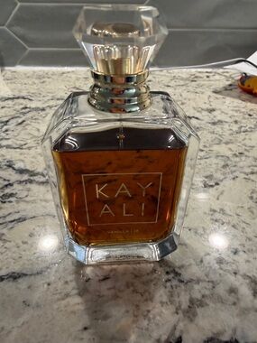 Kayali Vanilla 28 Eau de Parfum - Amber Brown Bottle